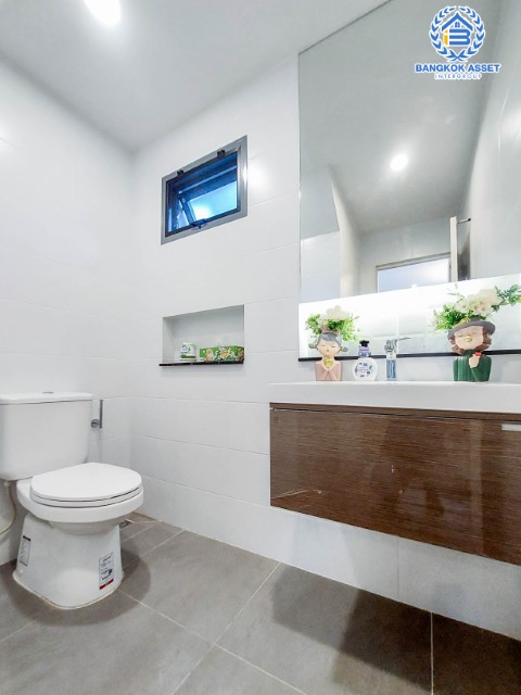 *****บ้านเดี่ยวมือสองนนทบุรี ม.สราญสิริ ชัยพฤกษ์-แจ้งวัฒนะ #หลังมุม เนื้อที่กว้างเกือบ 54 ตร.ว. ฟังก์ชัน 3 ห้องนอน 3 ห้องน้ำ 2 ที่จอดรถ บ้านสภาพดี พร้อมของแถมเพียบ บนทำเลเยี่ยม ใกล้เซ็นทรัลแจ้งวัฒนะ, รถไฟฟ้า (ในอนาคต) สายสีชมพู "สถานีแยกปากเกร็ด" และทางด่วน "ศรีรัช"